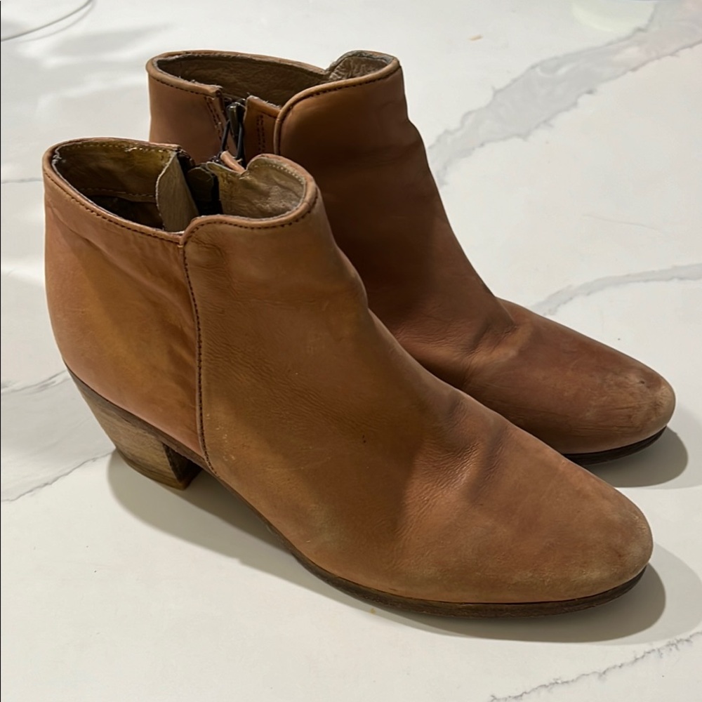 Catherine Malandrino Tan Ankle Boots with Low Stacked Heel and Side Zippers